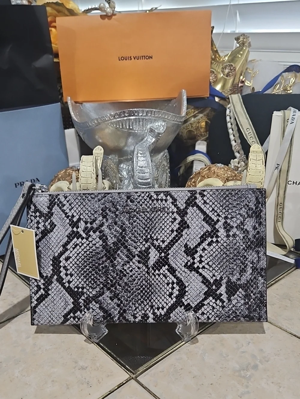🌲NWT! Michael Kors Jet Set Leather Large Zip Wristlet!